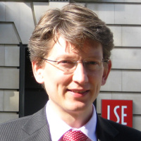 Dr Gerben Bakker