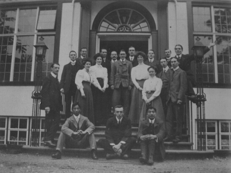 LSE student group c1910. IMAGELIBRARY/899. LSE