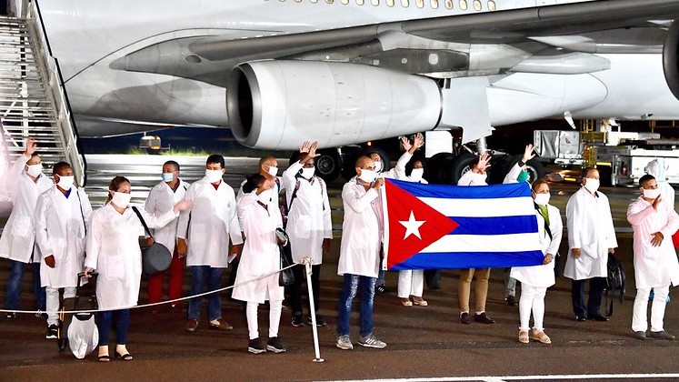 Cuban doctors 747x420