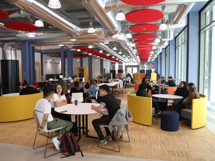 Students in the Centre Building, LSE