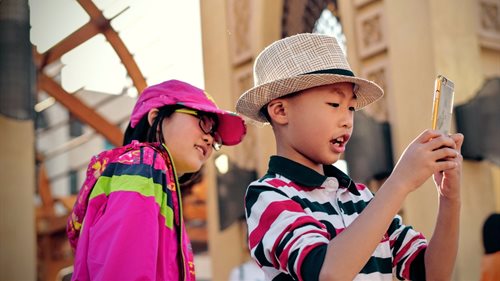 Asian kids with smartphone